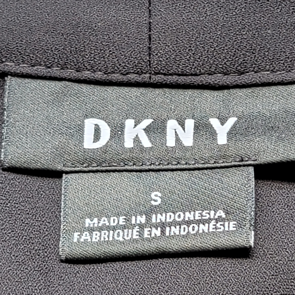 DKNY Women's Short Sleeve V-neck Black Top. Size S - Picture 4 of 5